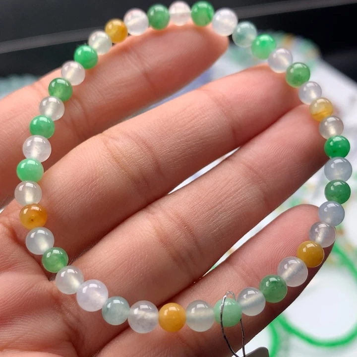 翡翠手镯未镶嵌卡