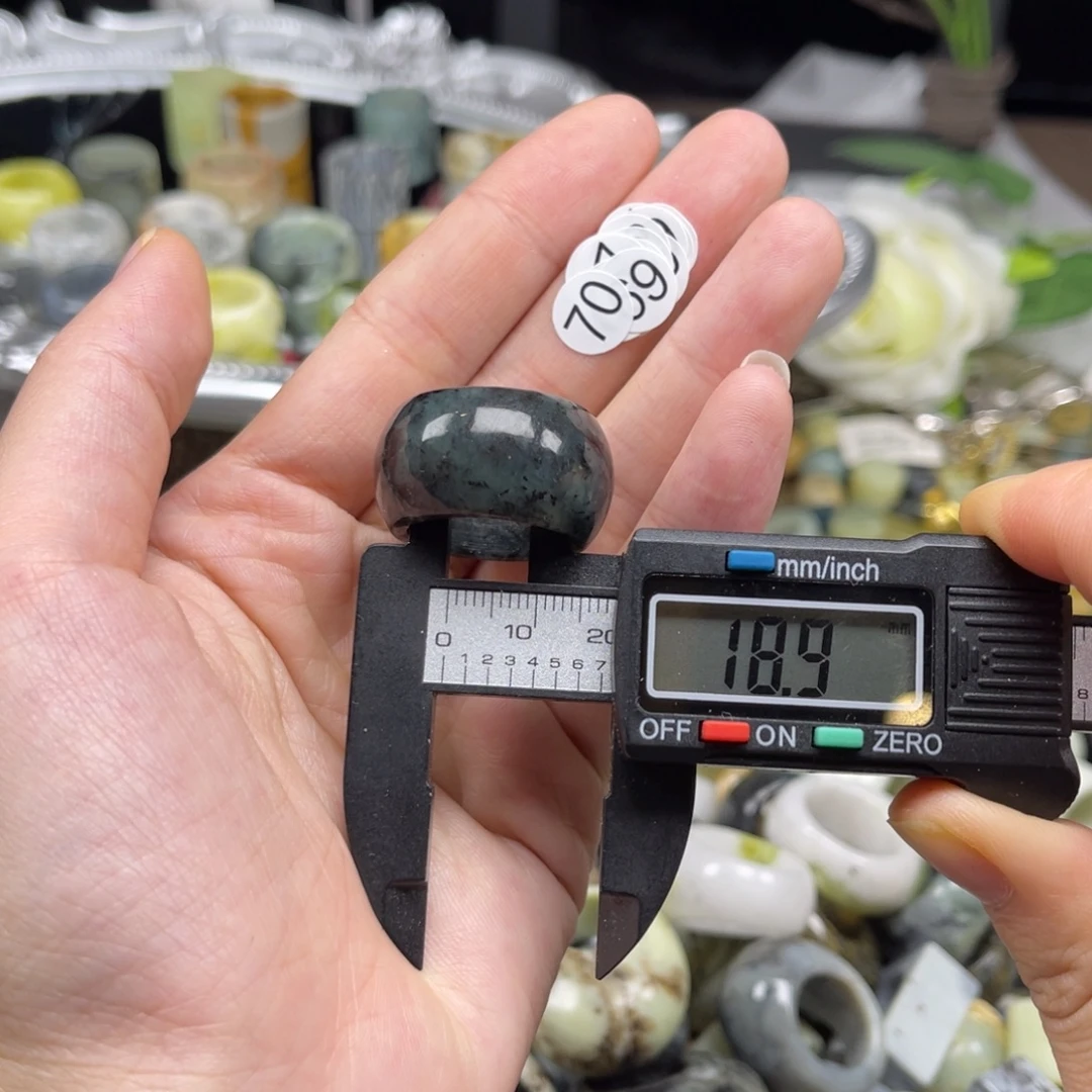 蛇纹石玉未镶嵌戒指