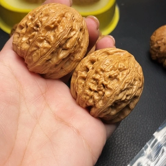 文玩核桃靠山王一对