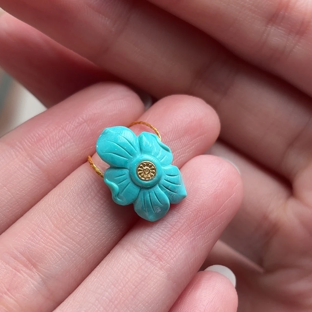 绿松石未镶嵌颈饰