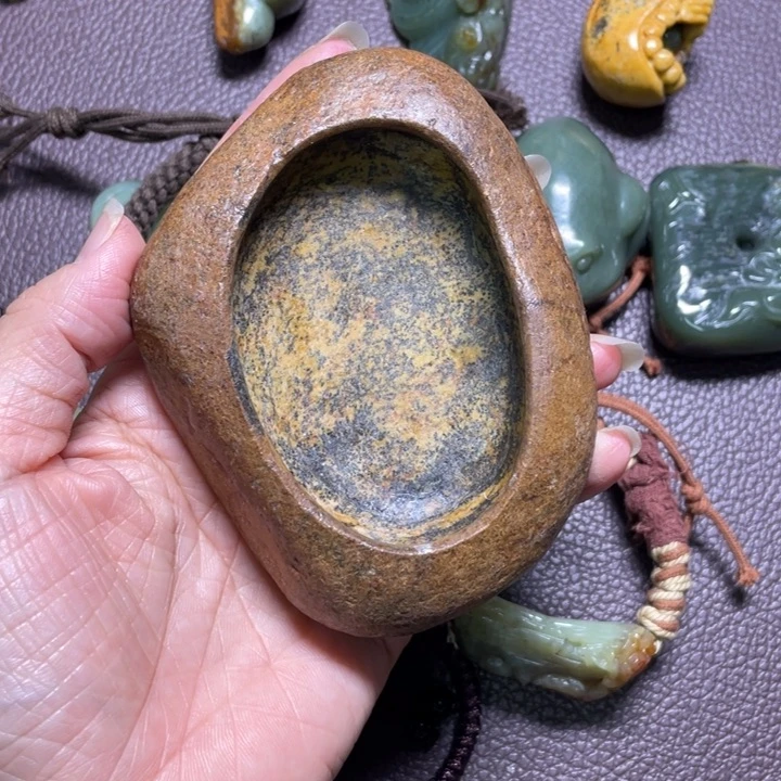 岫岩老玉（透闪石质玉）未镶嵌颈饰