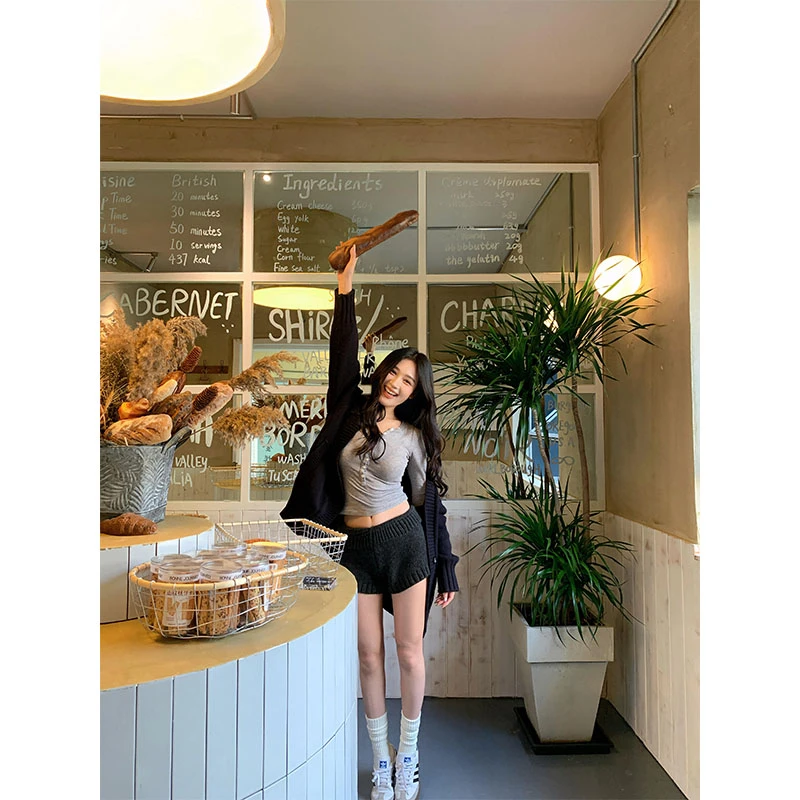 2025甜美套装秋冬新款休闲百搭灰色长袖上衣时尚开衫外套高腰短裤