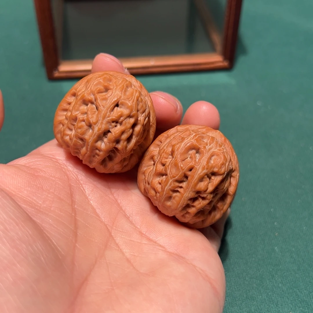 蒙***遇文玩核桃把件元宝 40 肚