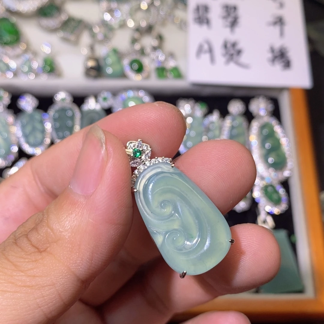 翡翠未镶嵌颈饰天然