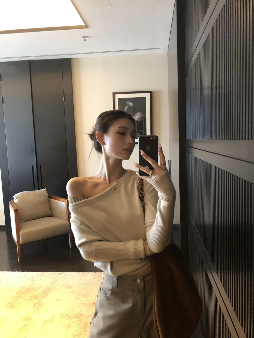 时尚套装休闲风不规则极简静奢风法式气质长袖斜肩上衣女宽松裤子