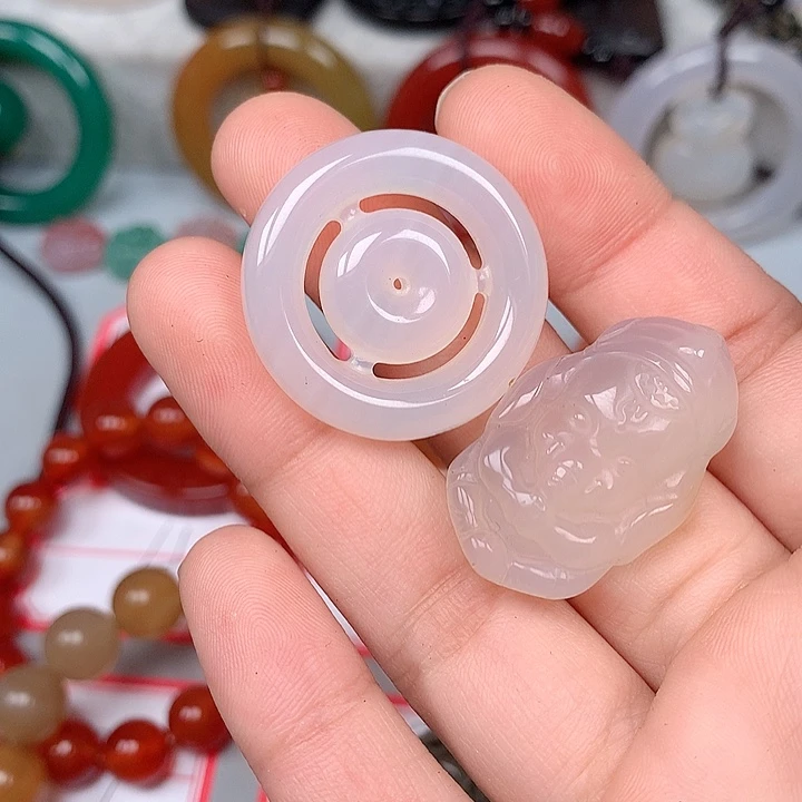 吃***福玛瑙/玉髓颈饰未镶嵌