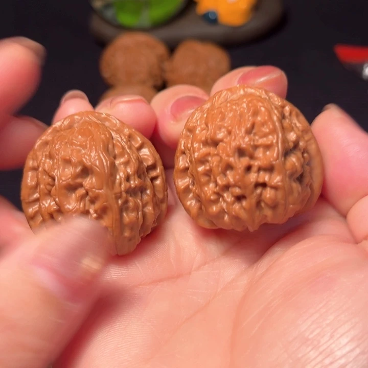 文玩核桃把件三角白36