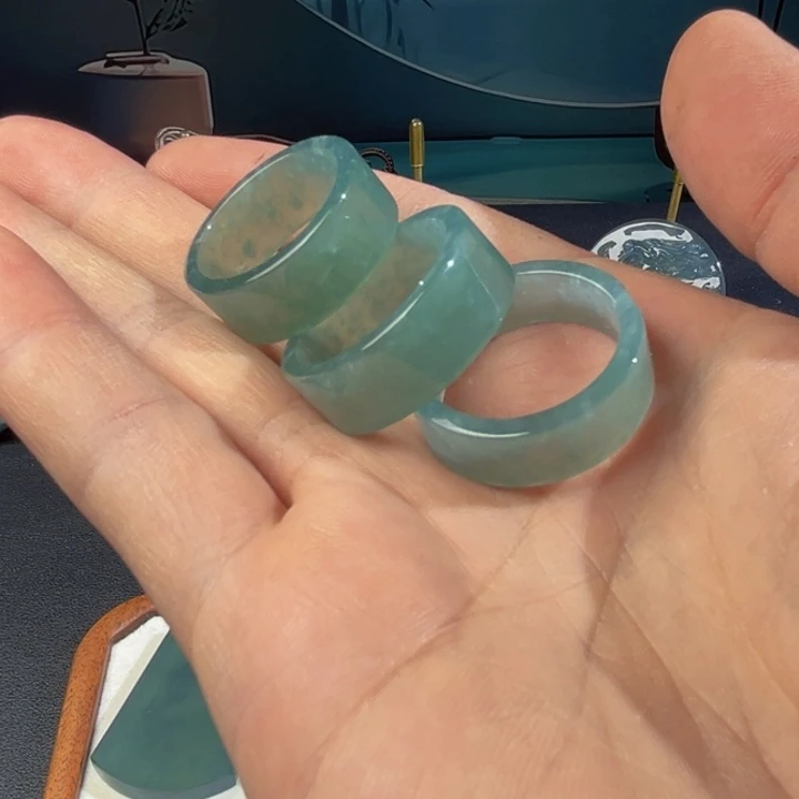 翡翠挂件未镶嵌介圈