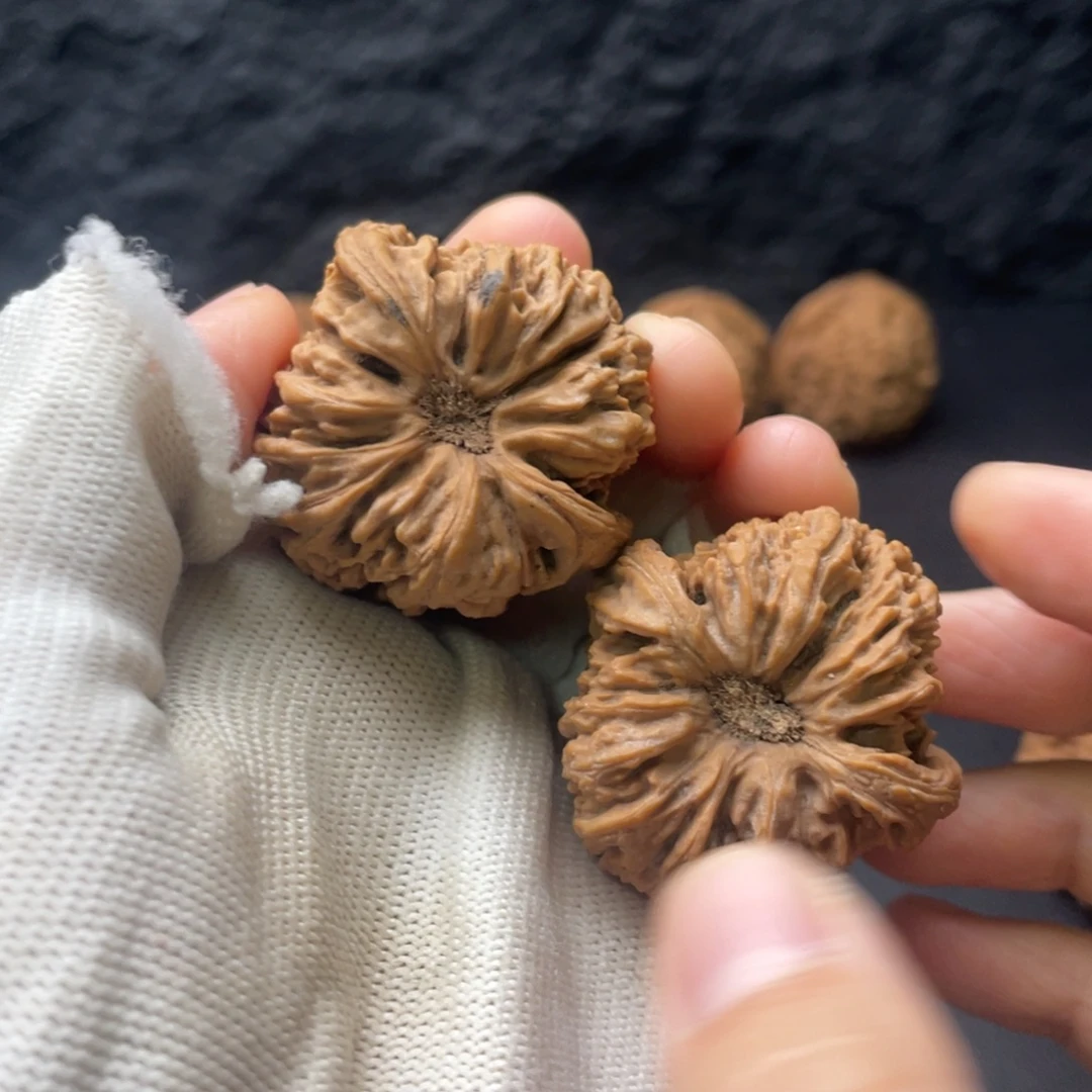 深***海文玩核桃吊坠南疆石