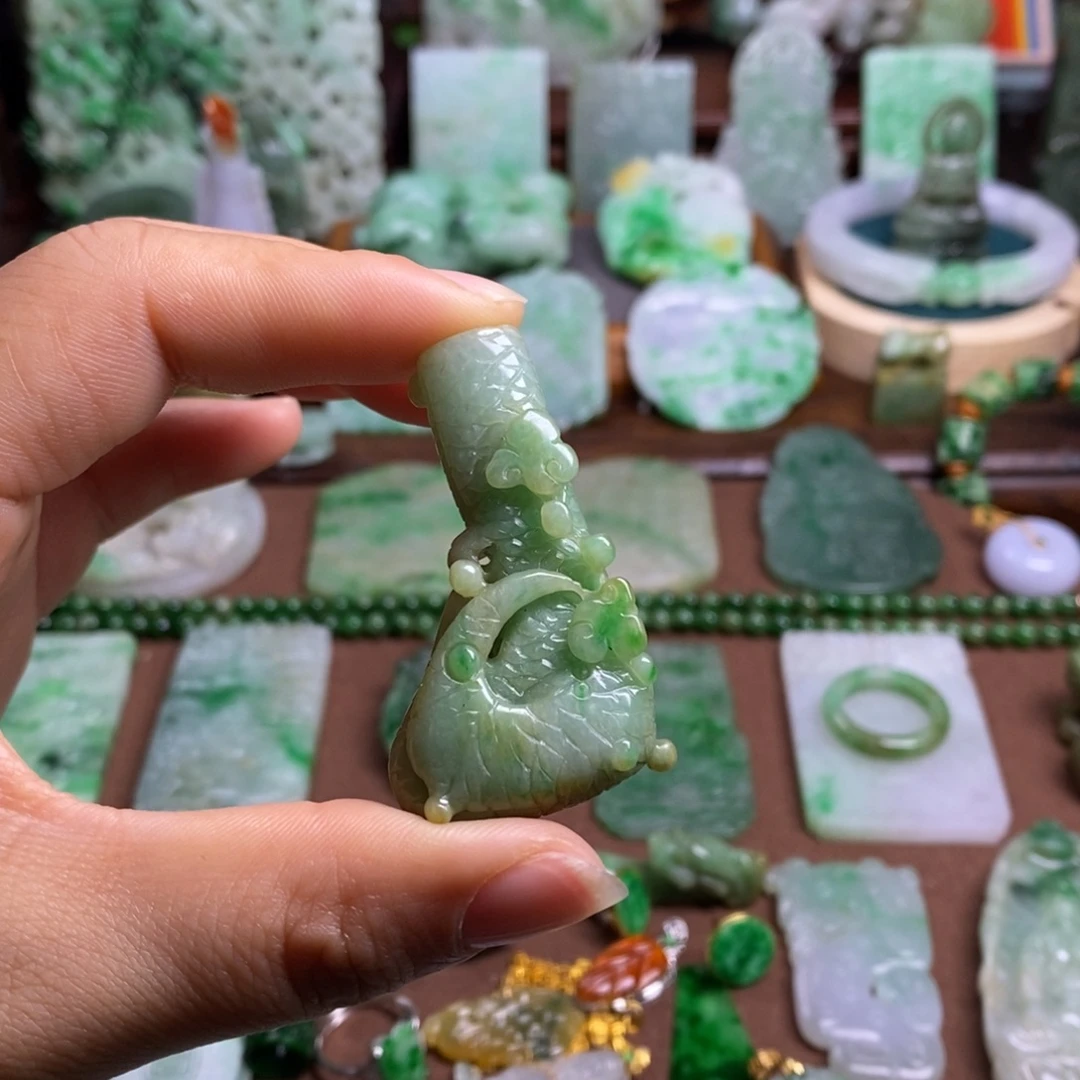 淡***～翡翠未镶嵌挂件111111111111