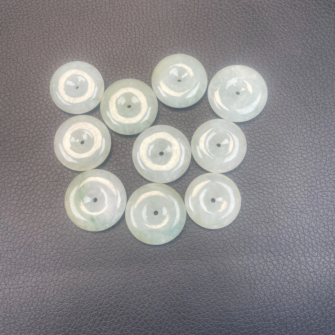 天然缅甸翡翠A货平安扣（多样性发其一）