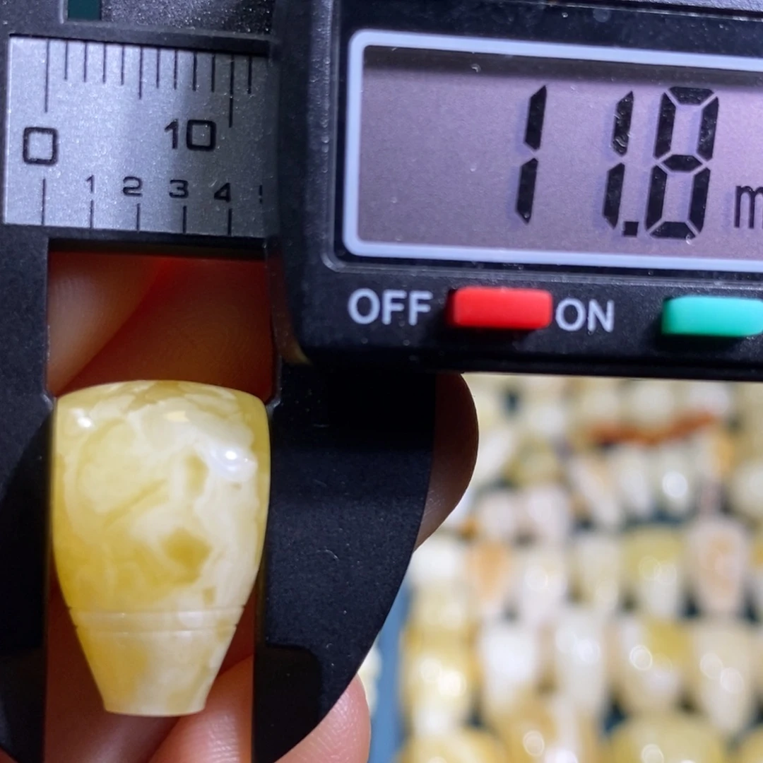 未镶嵌蜜蜡裸石微瑕