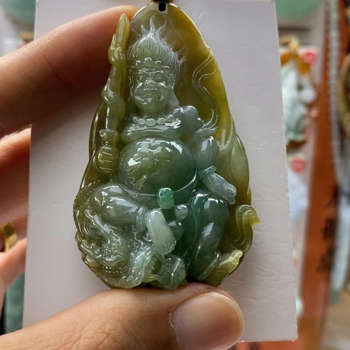 小***瑶翡翠未镶嵌颈饰每天好