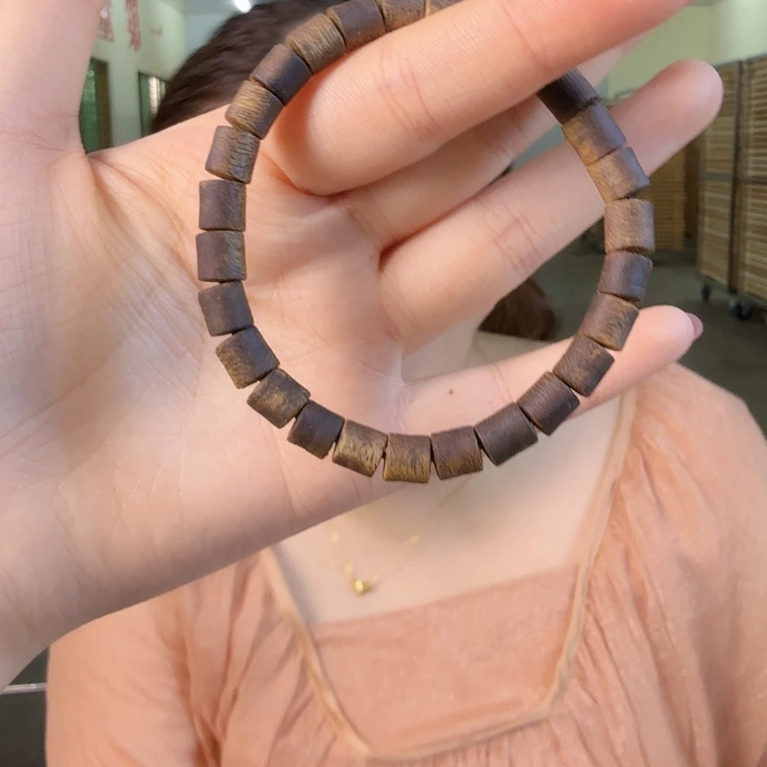 文***华沉香碎屑沉香紫棋桶珠单圈06 6g+多样性发一