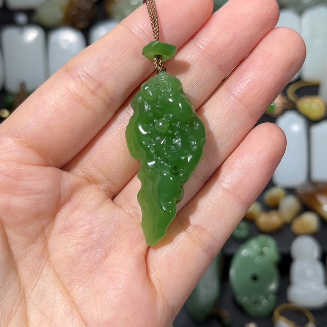 和田玉未镶嵌吊坠(赠链)