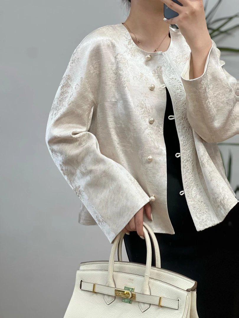 【帮帮团】168100轻奢复古提花钉珠外套BLFR