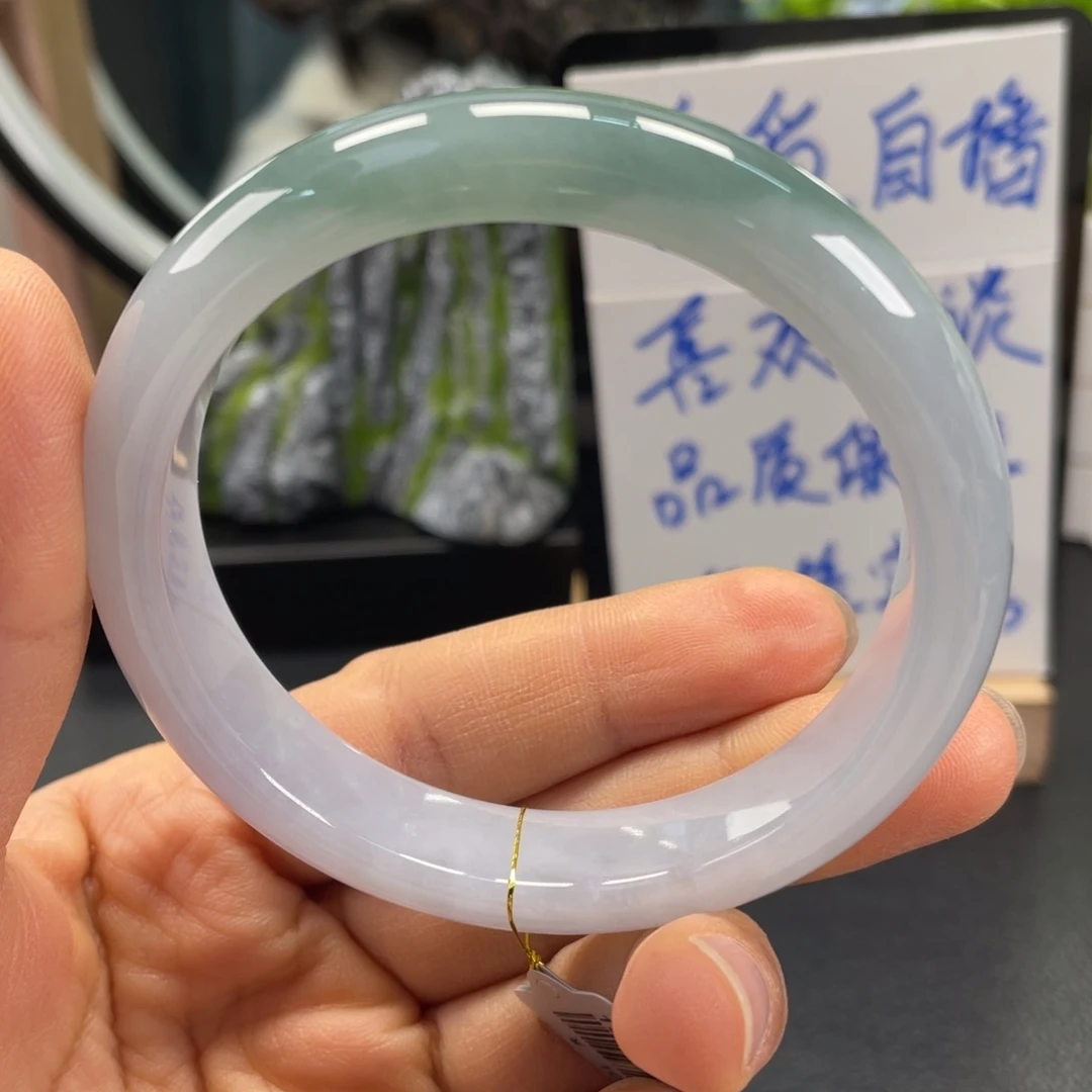 翡翠未镶嵌手镯半山水翡翠手镯