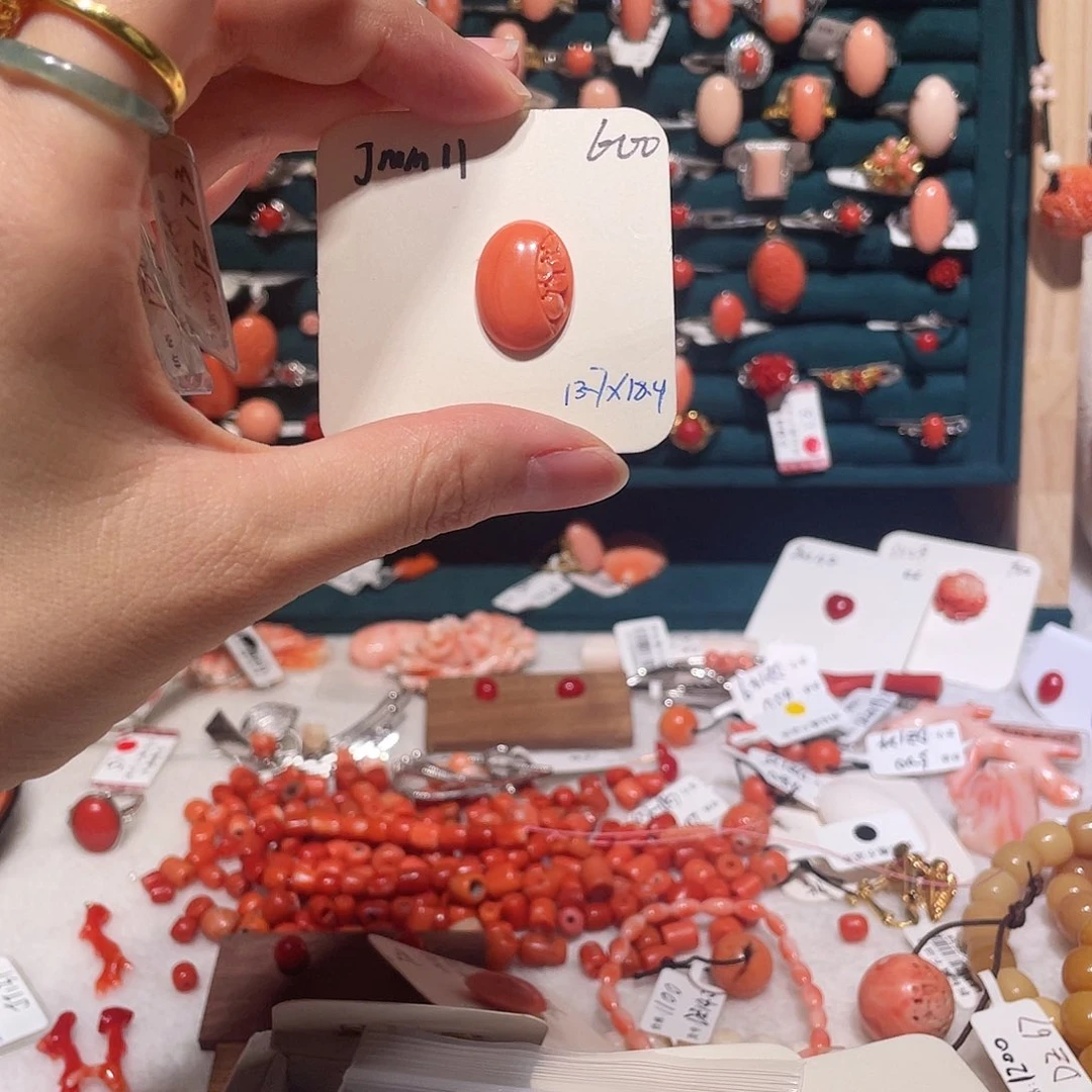 在家里面玩啊哈嘛哈哈