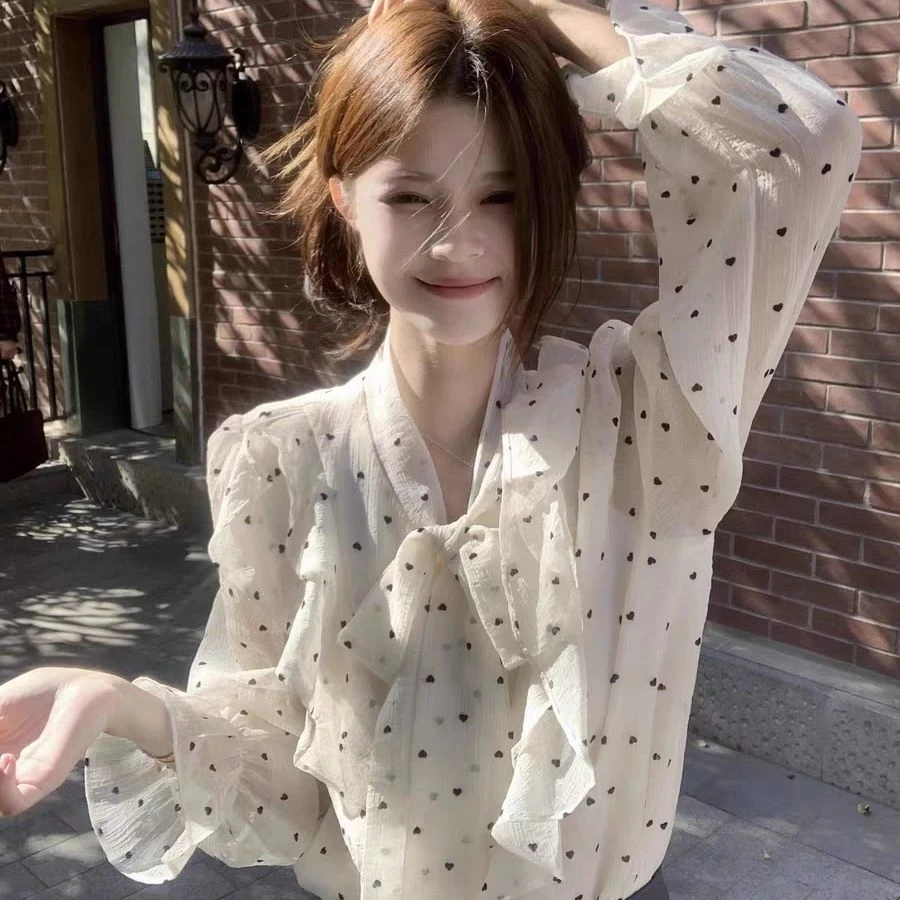 2025新款法式高级感荷叶边波点衬衫女秋季设计感绑带宽松别致上衣