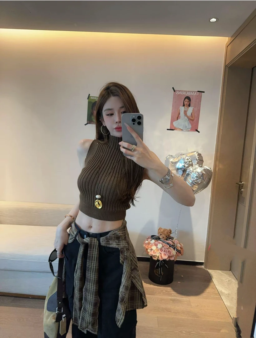 米娜  清仓早秋甜酷辣妹修身显瘦挂脖背心短款