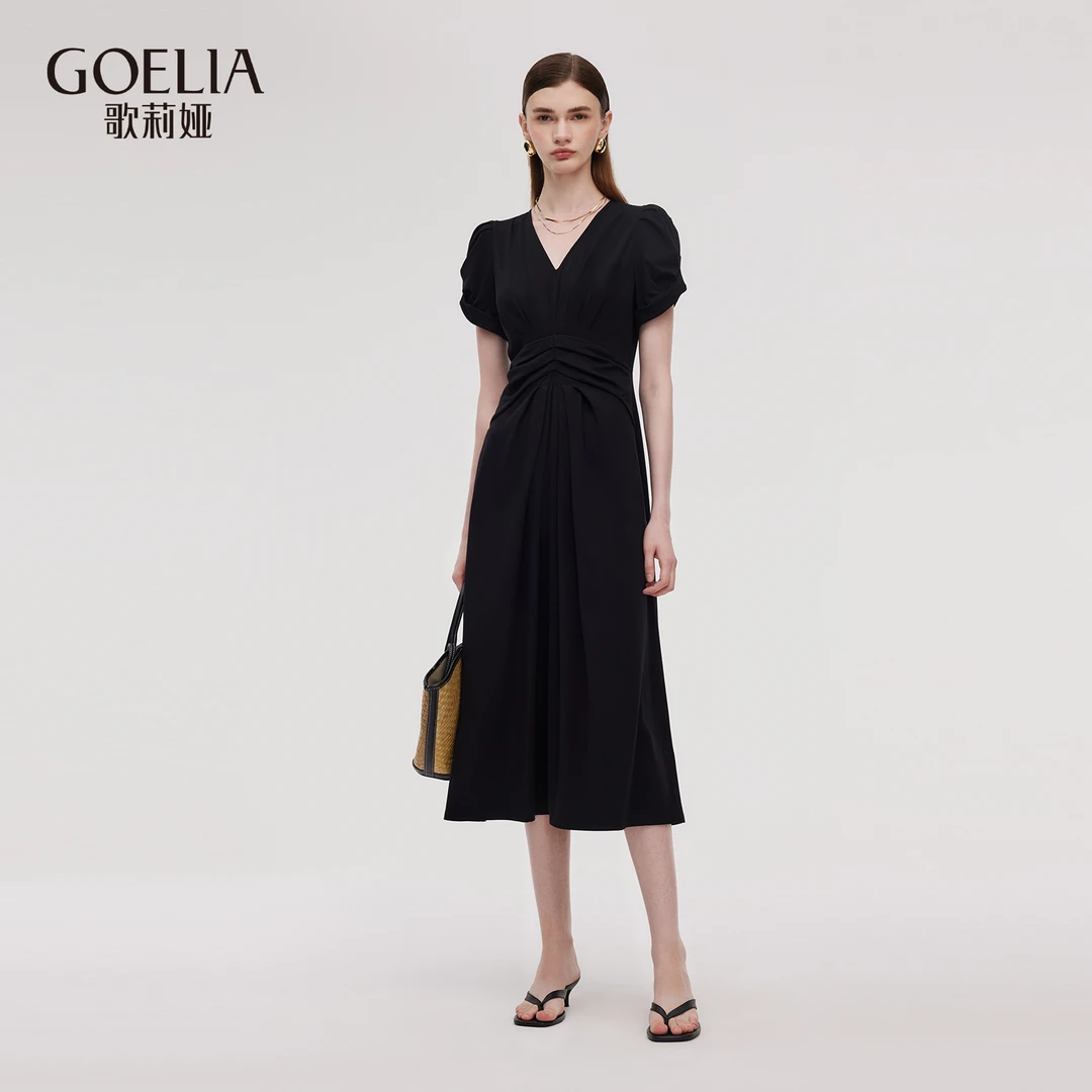歌莉娅夏季新款褶皱针织连衣裙黑色法式长款收腰简约风1E5C4H4N0
