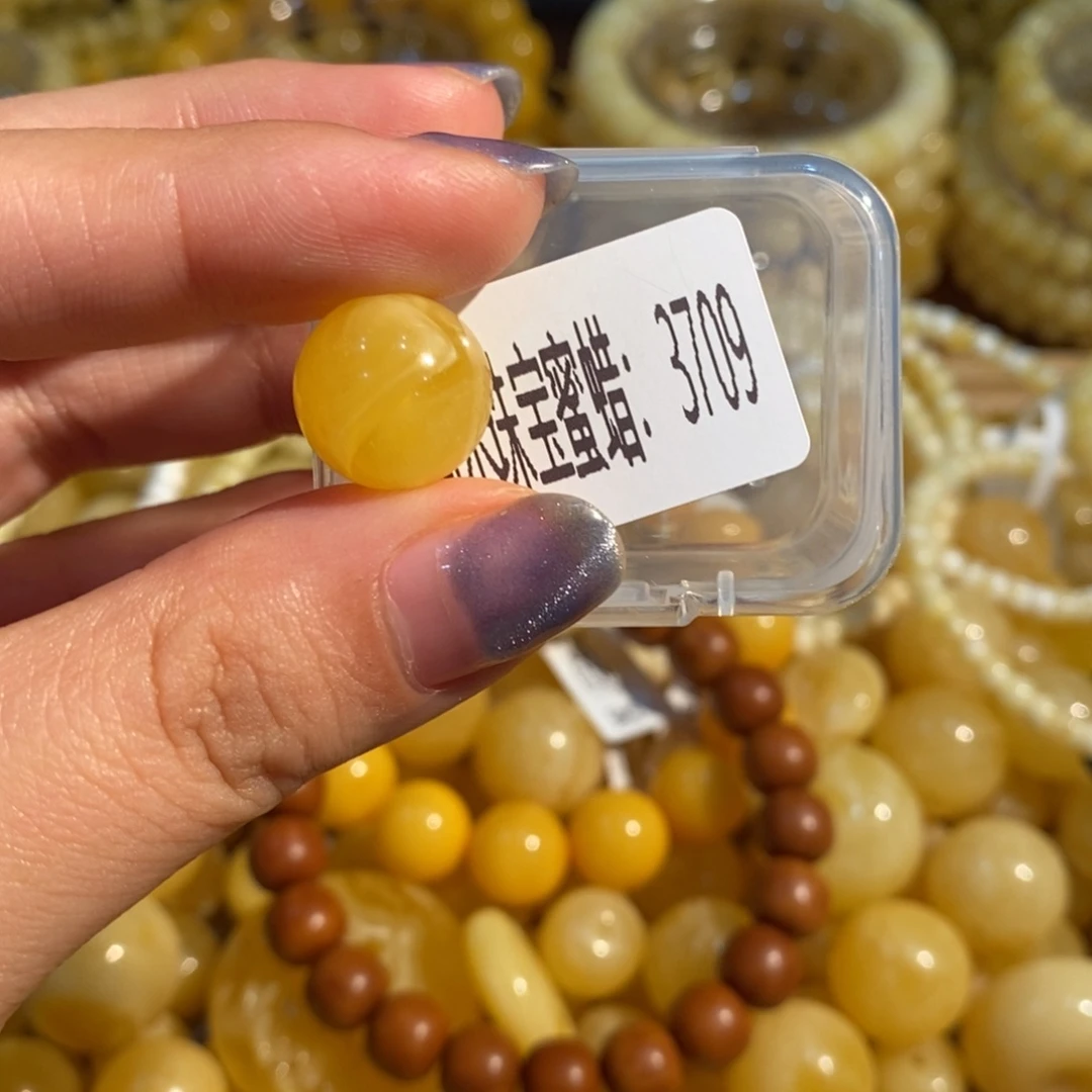 琥珀未镶嵌珠宝奇石3709