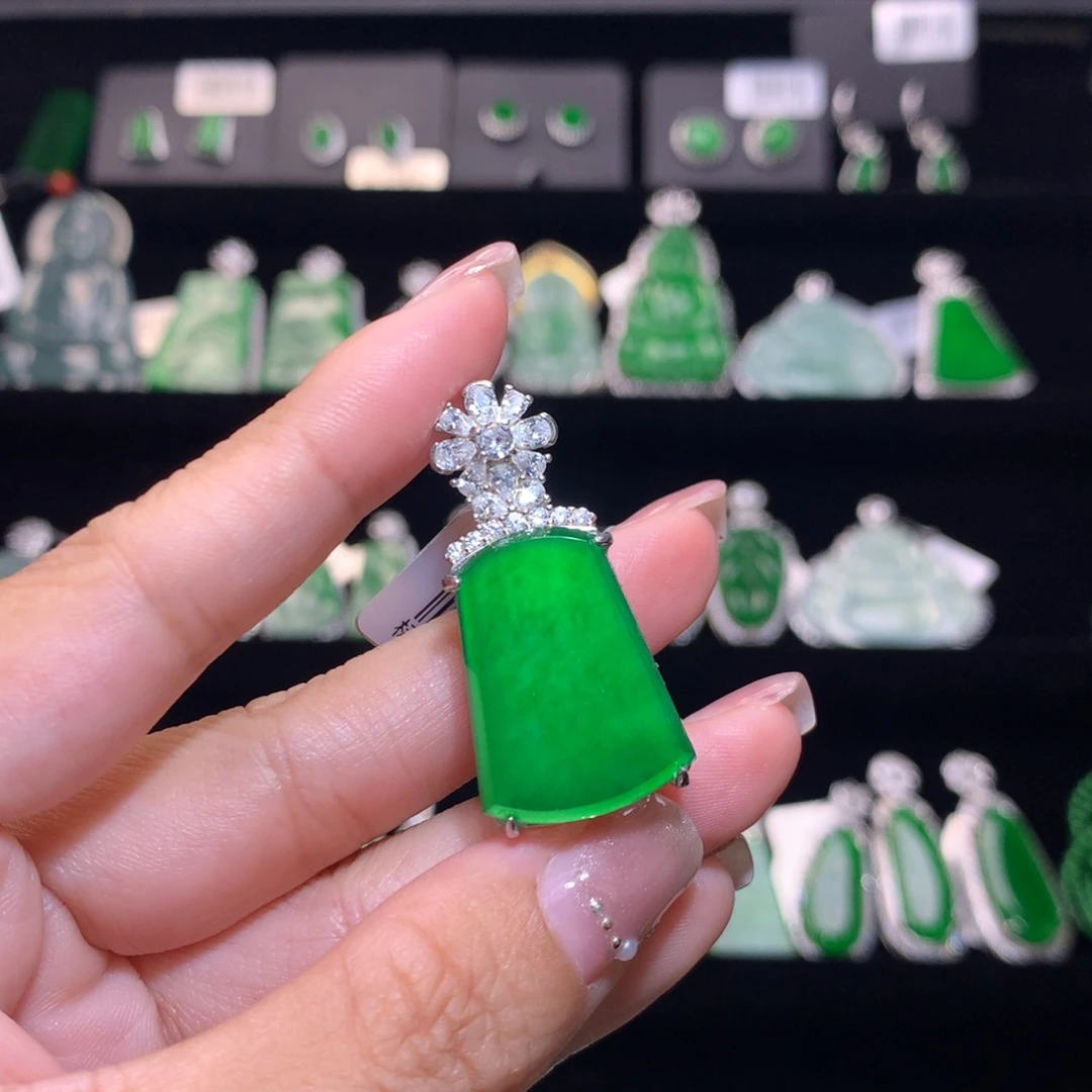 【闪购商品】翡翠银S925镶嵌颈饰小*～天然翡翠