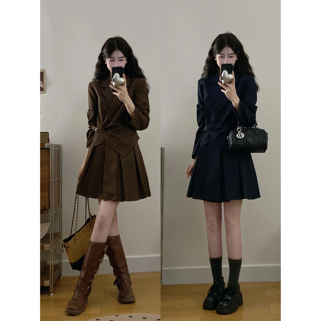 大码女装法式高级感连衣裙女秋季假两件裙子胖MM遮肚显瘦小黑裙