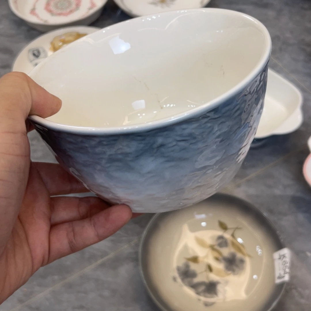 陶瓷微瑕餐具介意勿拍，满18飞！