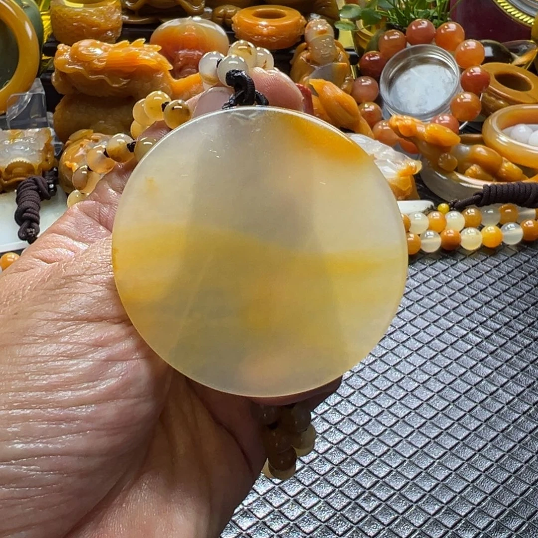 石英质玉未镶嵌颈饰