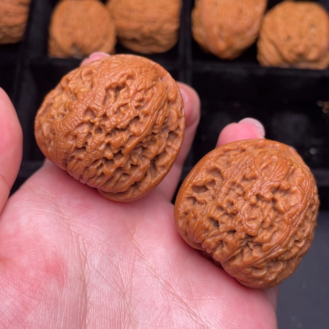 38碧玺（处理）文玩