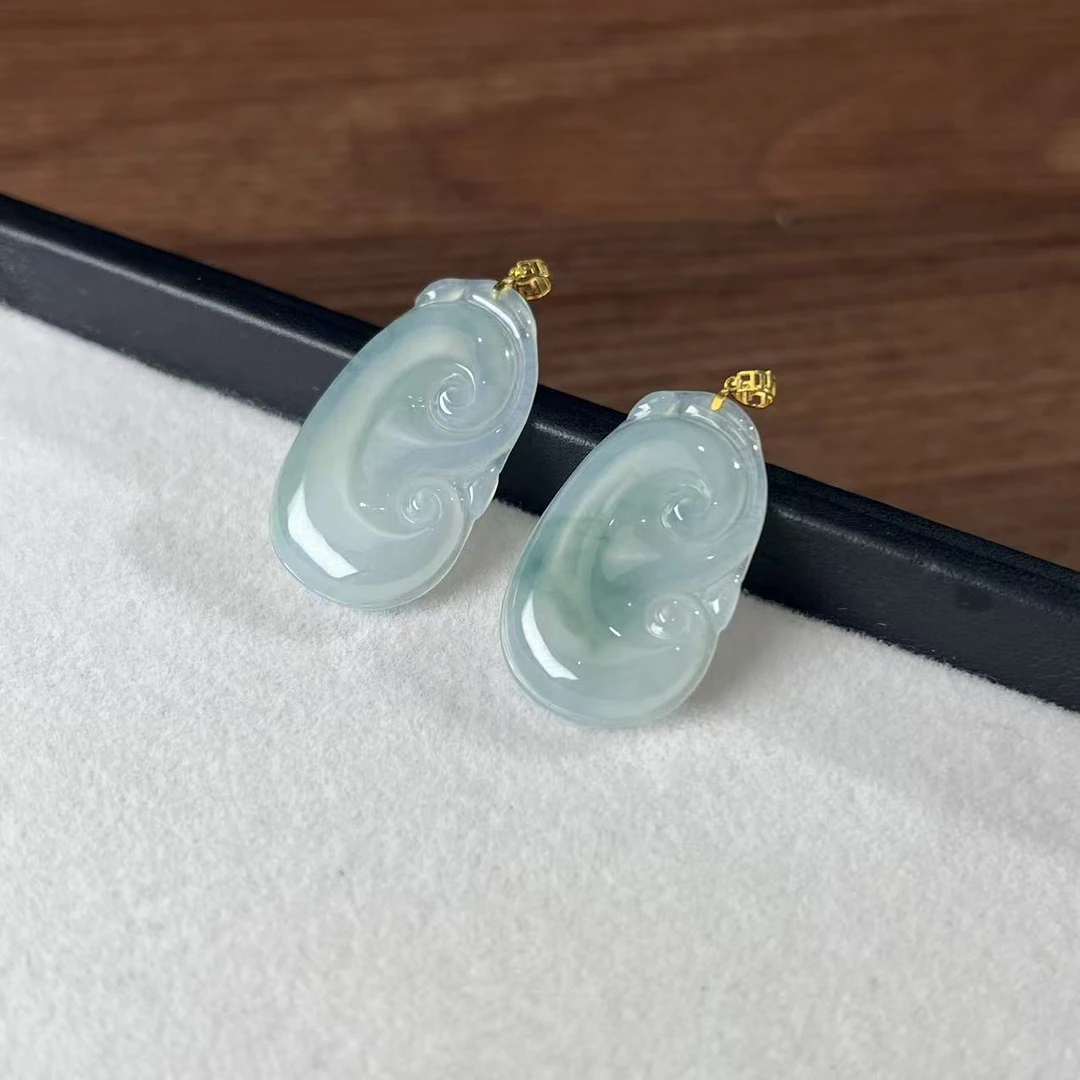 【睿泽鉴宝】18K翡翠如意多样性发一/有瑕 30*19*3mmV0197