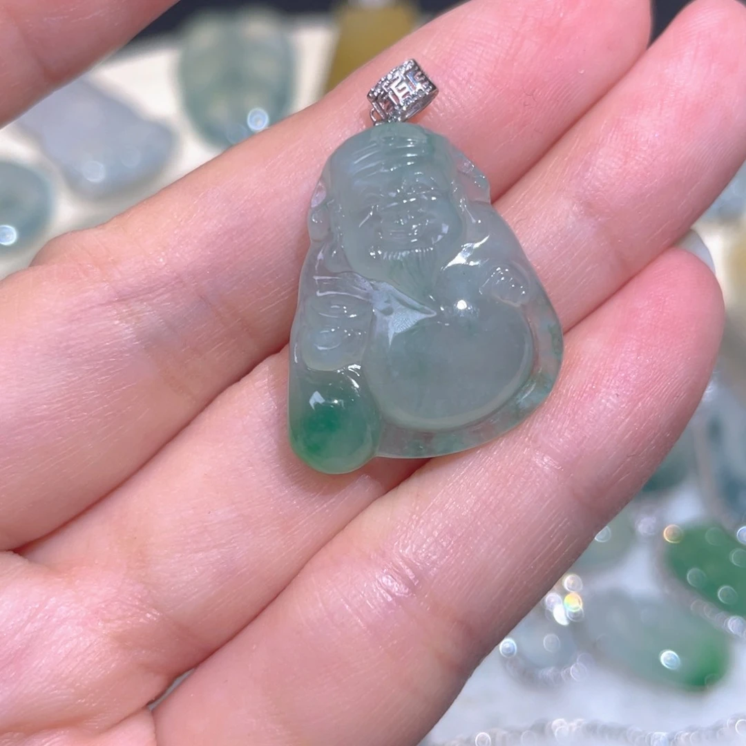 翡翠18K金镶嵌颈饰翡翠