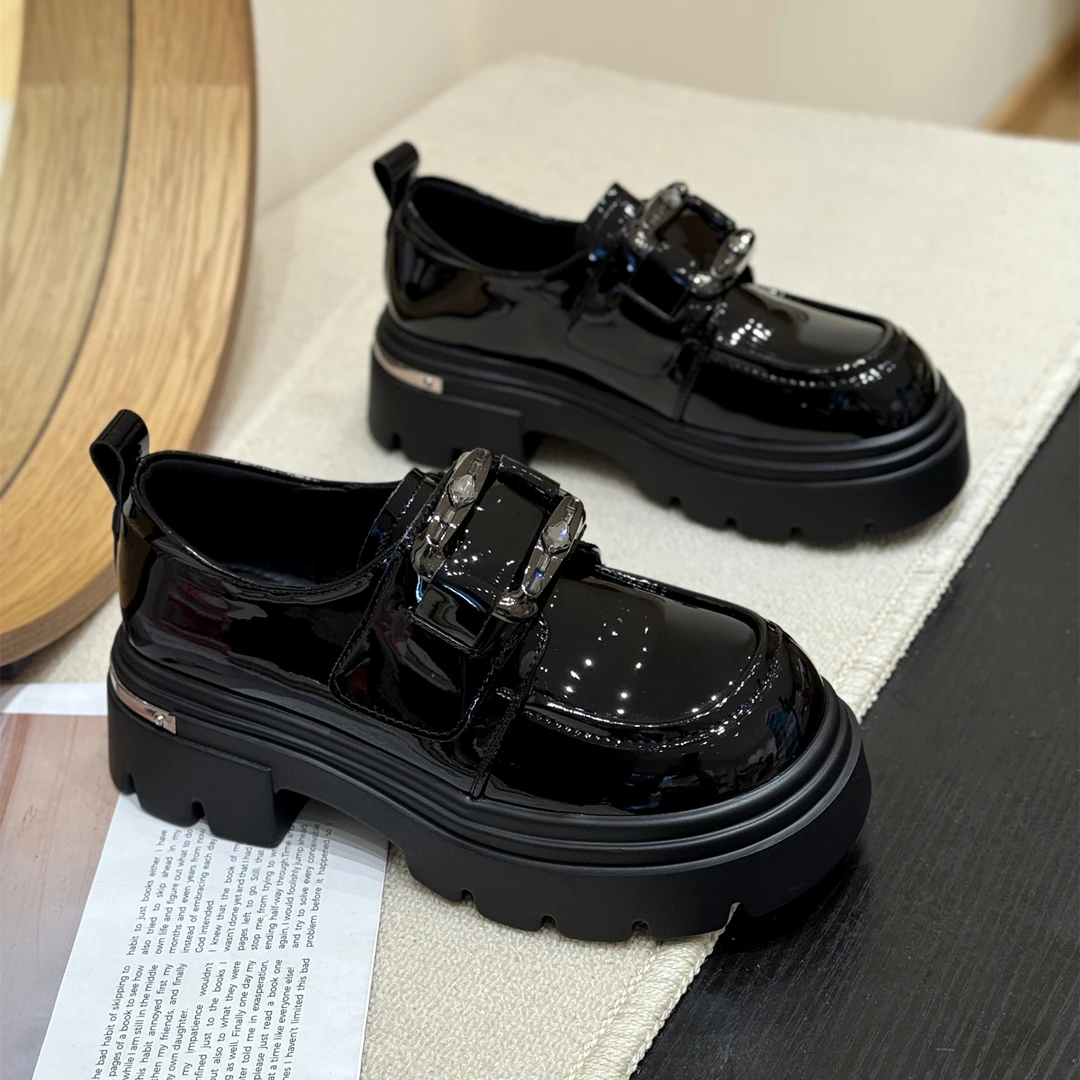 网红漆皮松糕魔术贴小皮鞋女2025新款秋季方扣水钻单鞋厚底乐福鞋