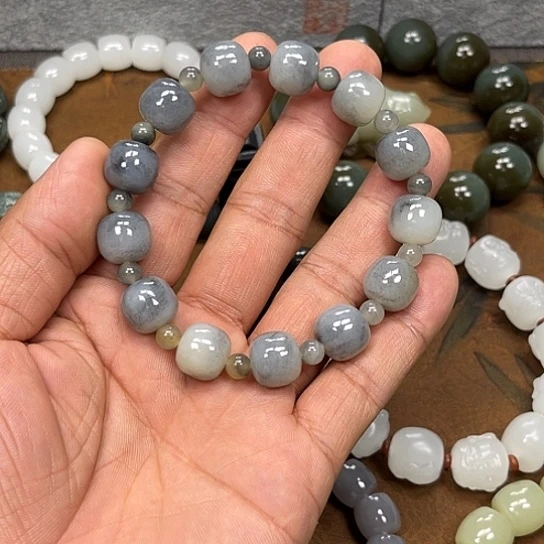 清***者和田玉未镶嵌手链