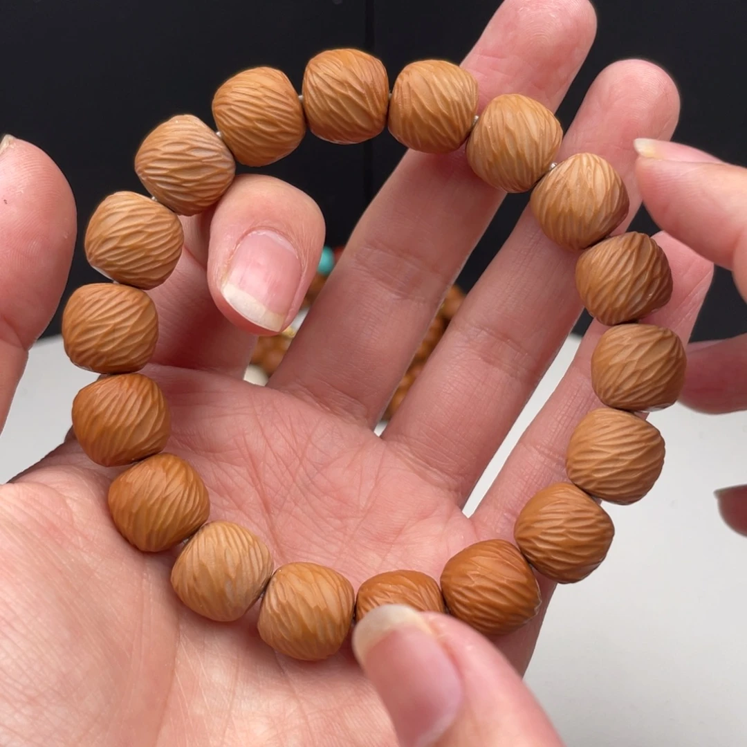 怕***猫猴头核桃手串云锦28.8。 14