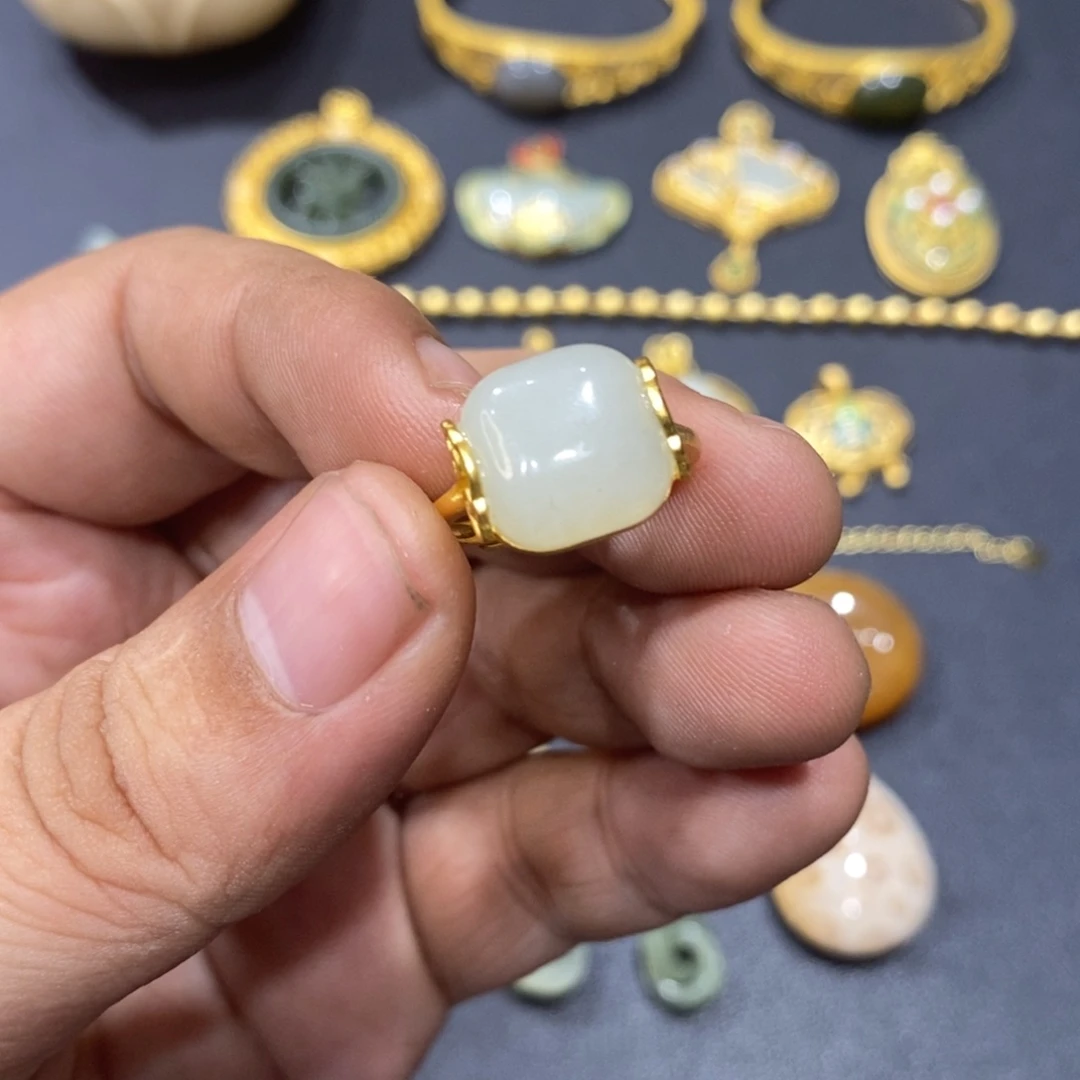 和田玉戒指银S925镀金镶嵌