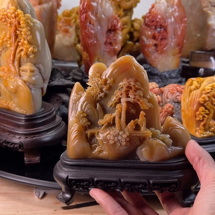 田黄石抱琴访友摆件