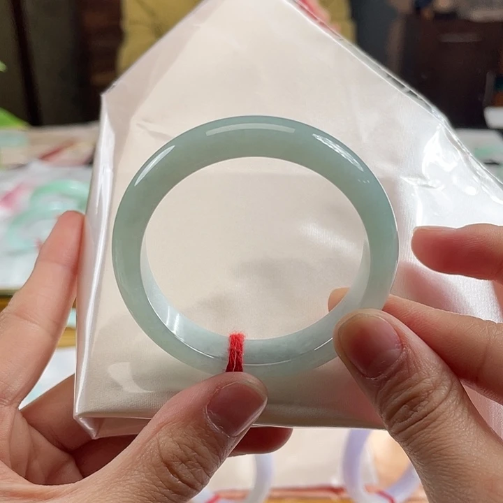翡翠手镯未镶嵌5051正圈