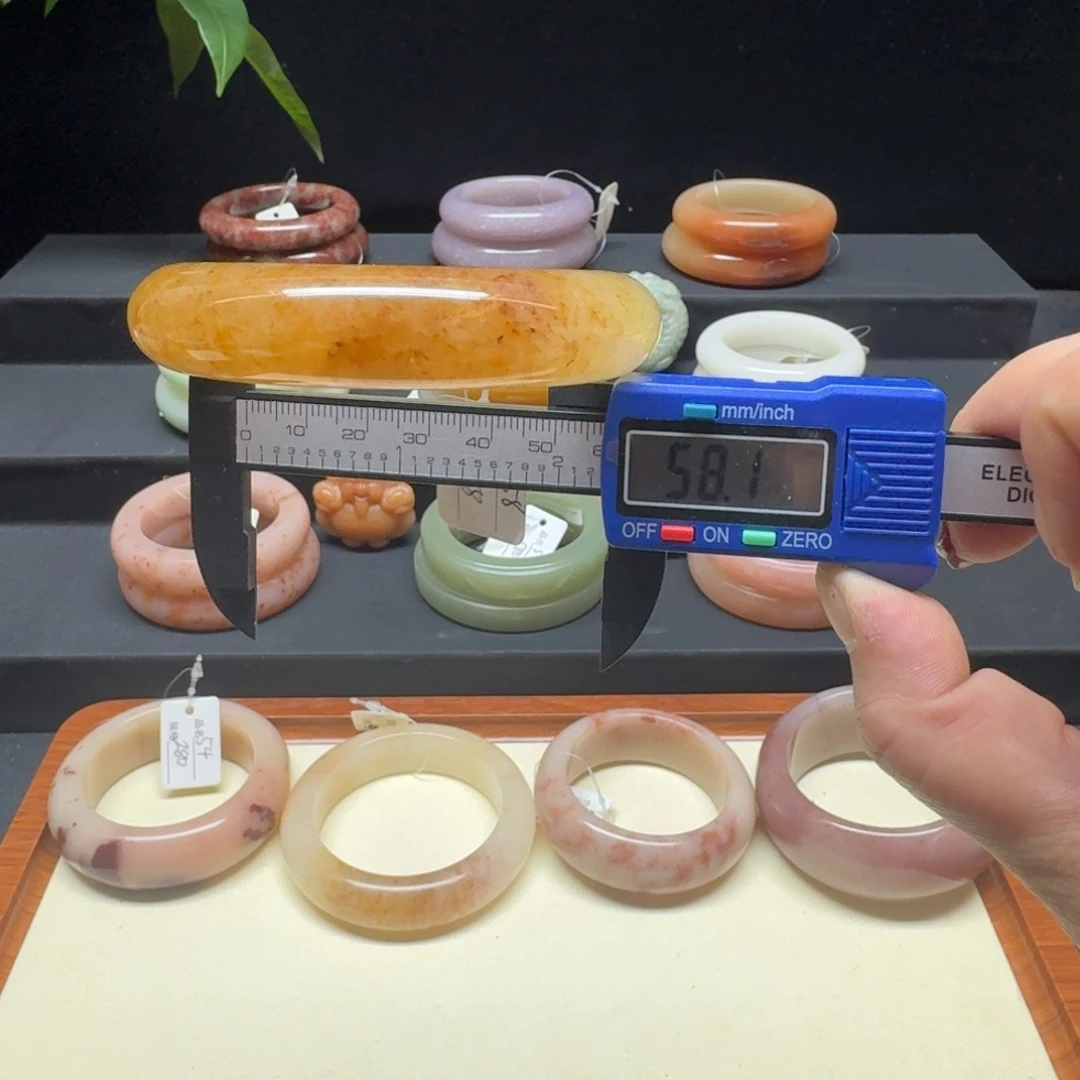 石英质玉未镶嵌手镯