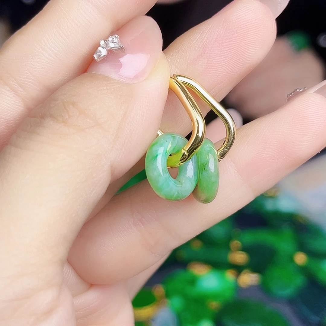 颈饰未镶嵌翡翠多样性