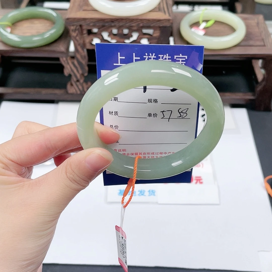 未镶嵌手镯和田玉