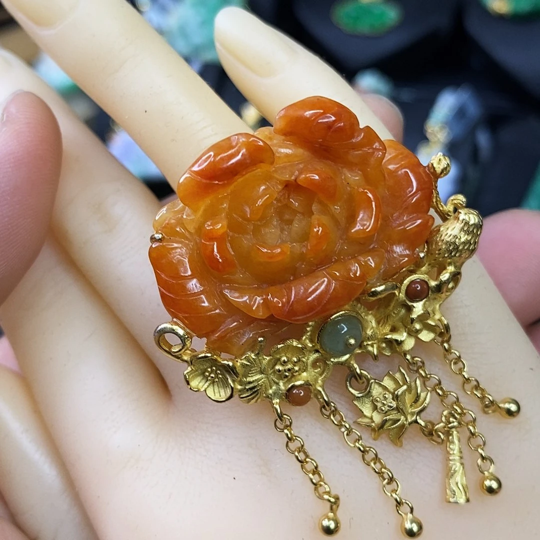 颈饰未镶嵌翡翠戒指