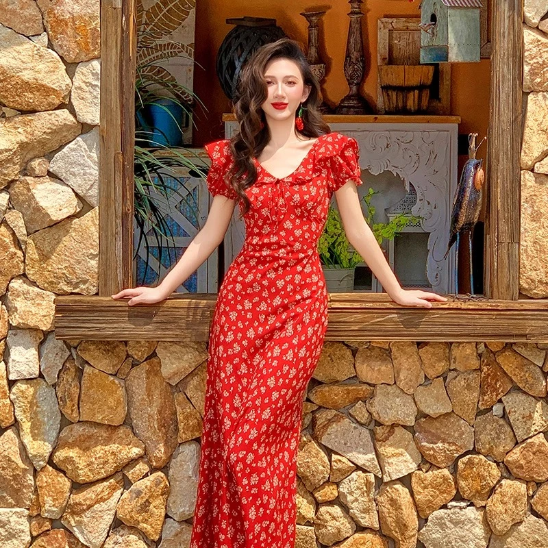 荷叶边V领修身显瘦长裙海边度假沙滩裙茶歇法式红色碎花连衣裙夏