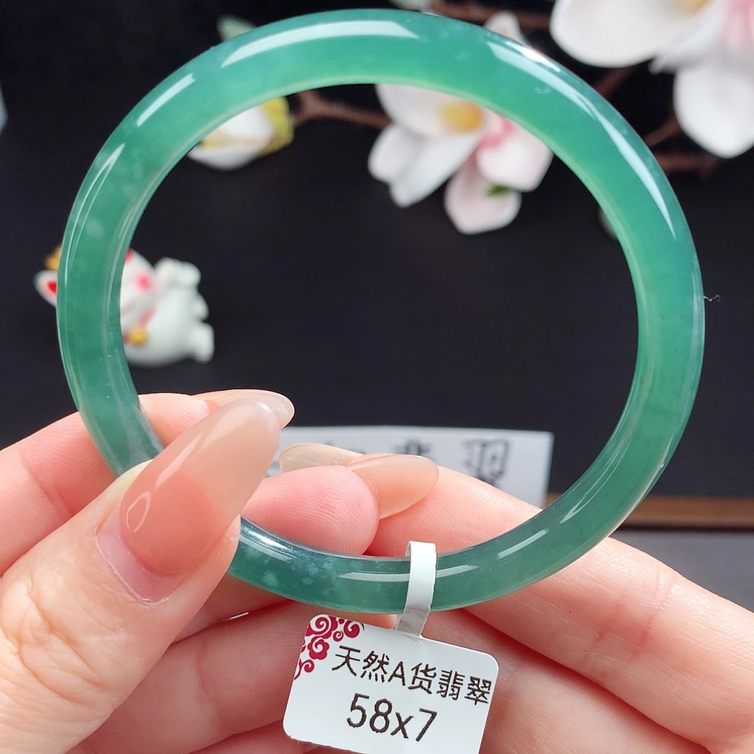 翡翠手镯（圆镯）未镶嵌