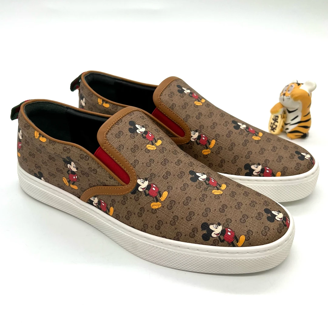 未使用 GUCCI/古驰 男士 棕色满面老花米奇印花一脚蹬板鞋 42.5码