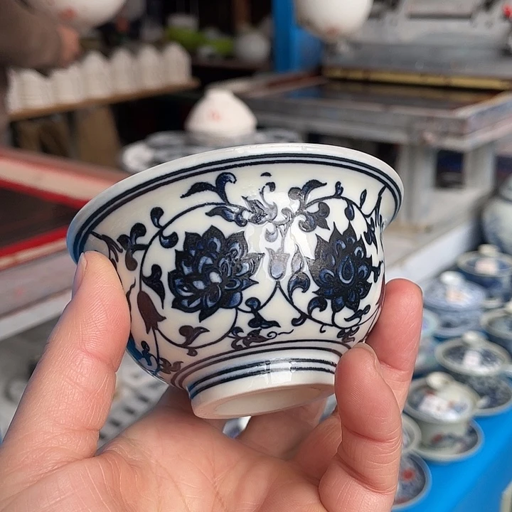 青花釉下彩杯子哈