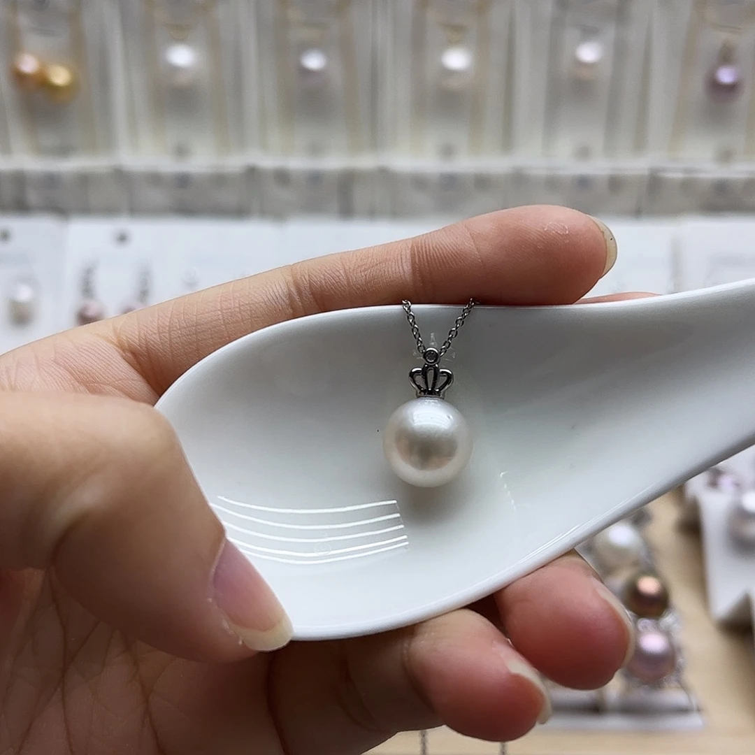 淡水珍珠吊坠(赠链)合金11有瑕