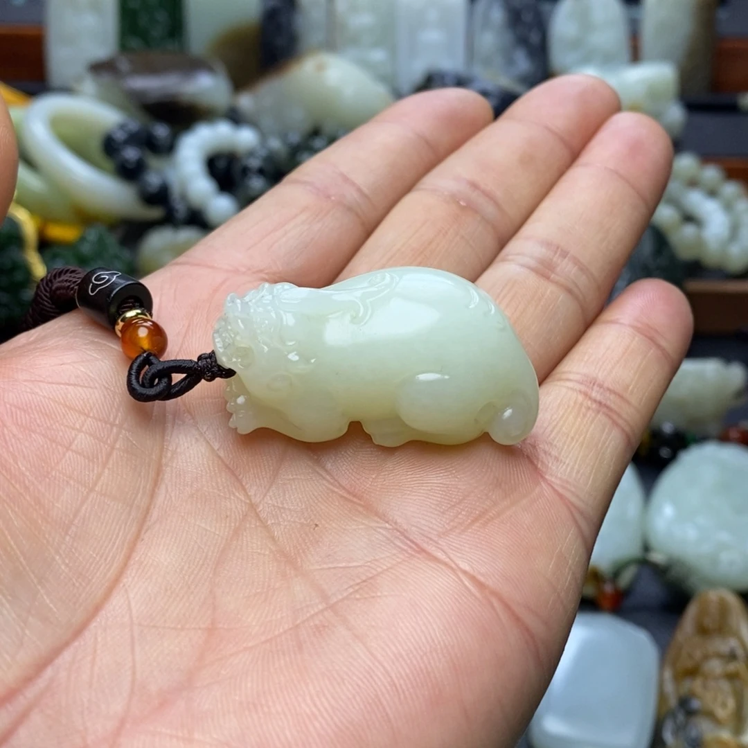 和田玉未镶嵌颈饰