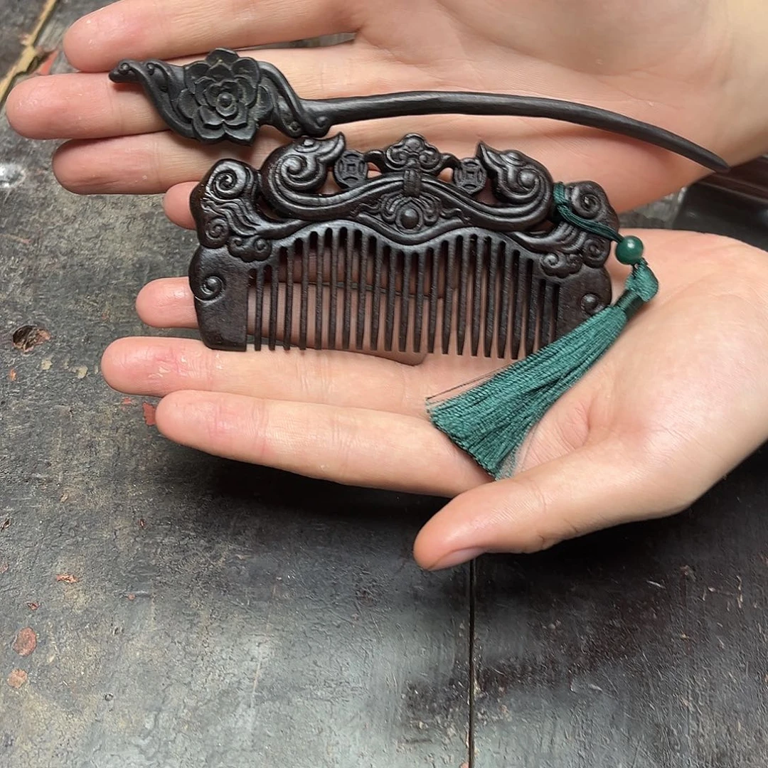 大叶紫檀（黑酸枝木类）